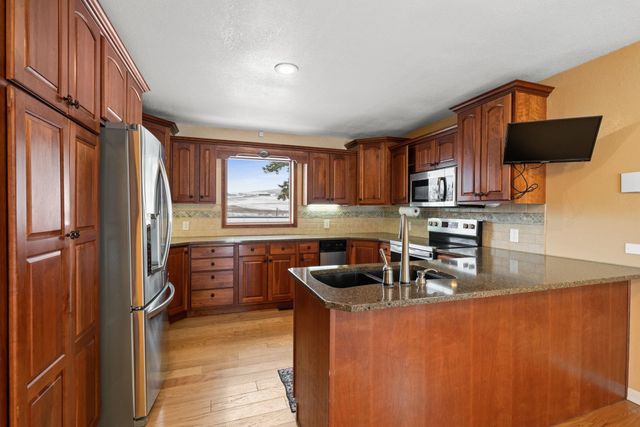 15915 W Silver Lake Rd, Medical Lake, WA 99022