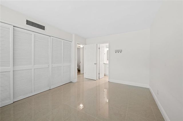 5201 NE 24th Terrace A201, Fort Lauderdale, FL 33308