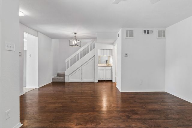 5200 Martel Avenue 24A, Dallas, TX 75206