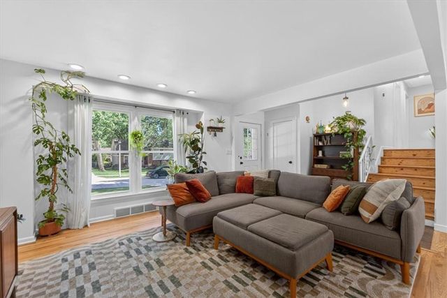 10104 W 93rd Street, Overland Park, KS 66212
