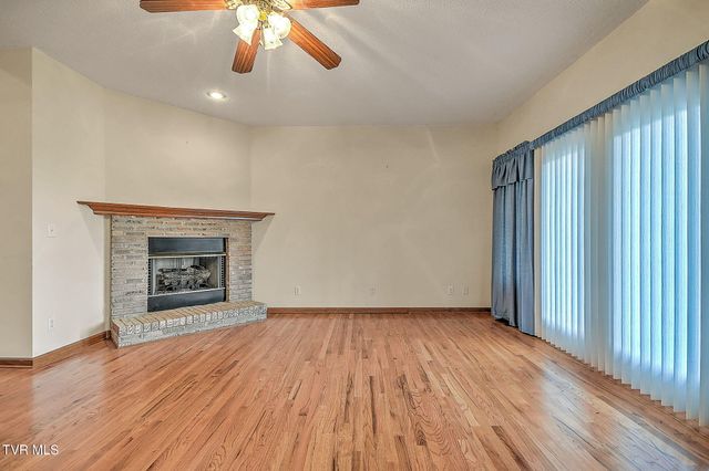 171 Rosecliff Drive, Fall Branch, TN 37656