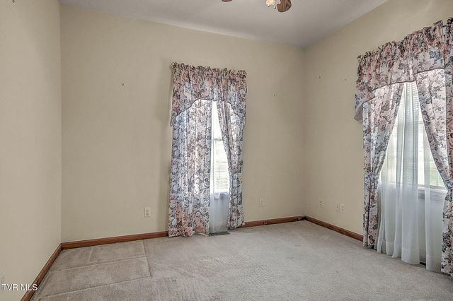 171 Rosecliff Drive, Fall Branch, TN 37656