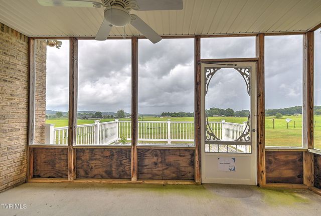 171 Rosecliff Drive, Fall Branch, TN 37656