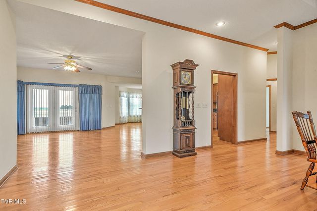 171 Rosecliff Drive, Fall Branch, TN 37656