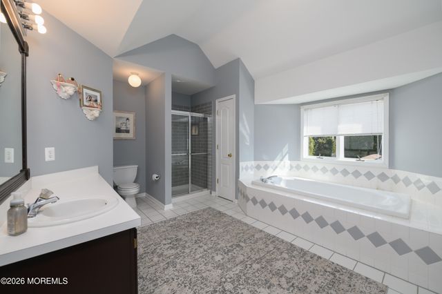 51 Outlook Lane, Freehold, NJ 07728