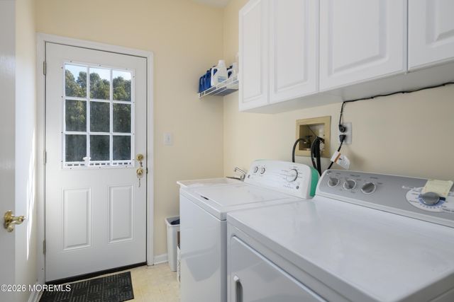 51 Outlook Lane, Freehold, NJ 07728