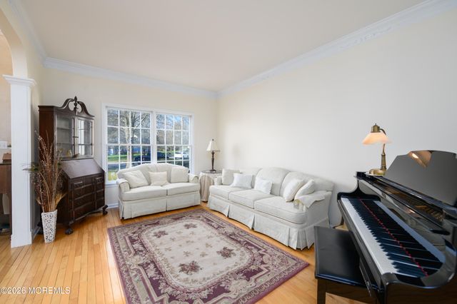 51 Outlook Lane, Freehold, NJ 07728