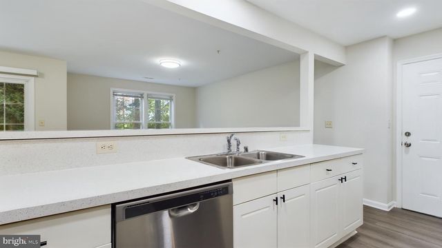 302 BAUGHMANS LN #E, Frederick, MD 21702