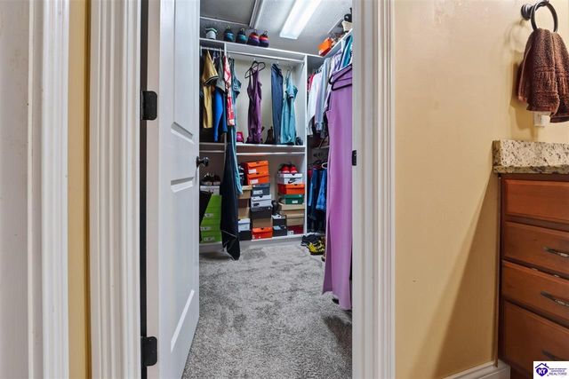 2561 Kensington Way, Elizabethtown, KY 42701