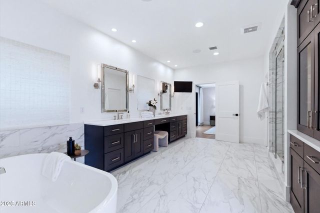 7410 E SAN MIGUEL Avenue, Scottsdale, AZ 85250
