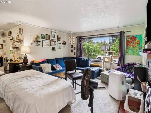 2227 Se 70TH Ave, Portland, OR 97215