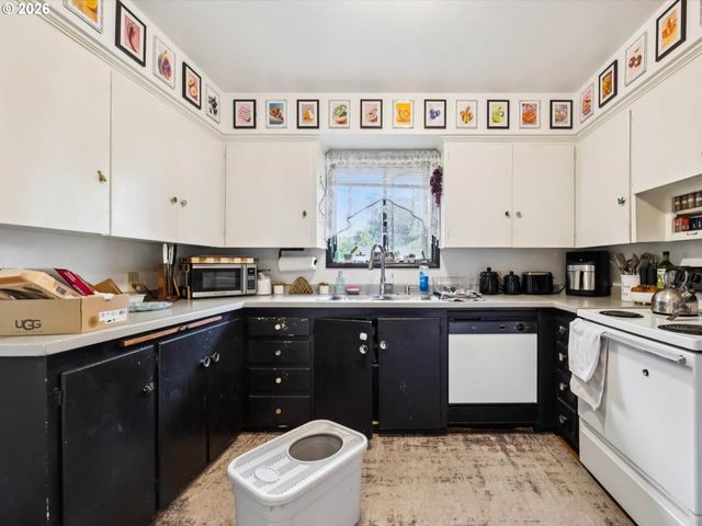 2227 Se 70TH Ave, Portland, OR 97215