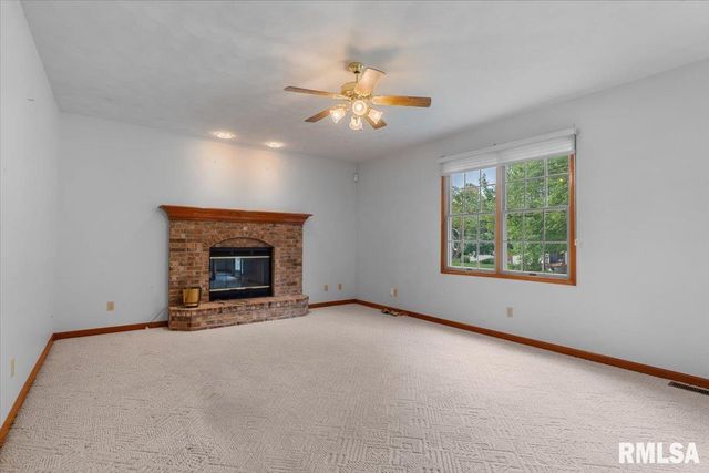 2201 Checkerberry Lane, Springfield, IL 62711