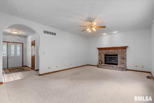 2201 Checkerberry Lane, Springfield, IL 62711