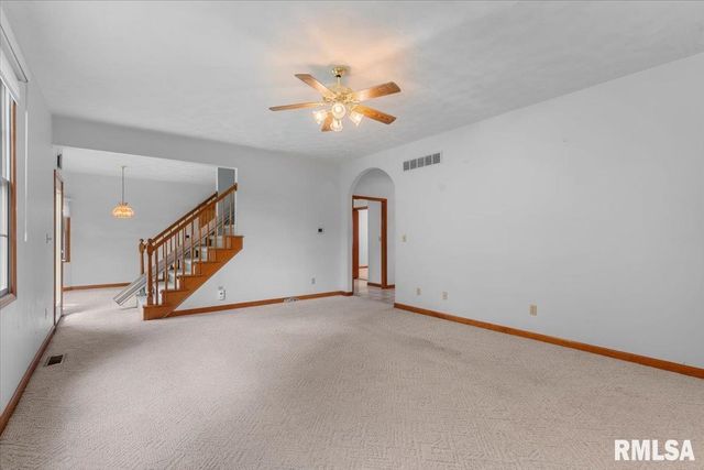 2201 Checkerberry Lane, Springfield, IL 62711