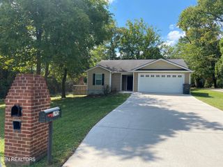 195 Sutton Lane, Knoxville, TN 37909
