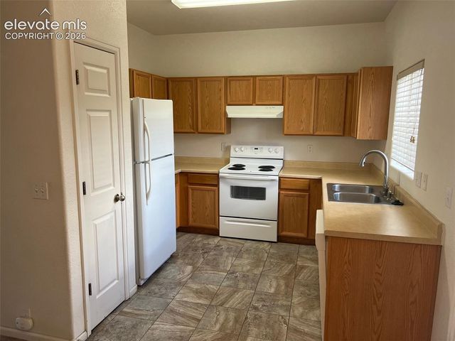 2146 Creekridge Point, Colorado Springs, CO 80910