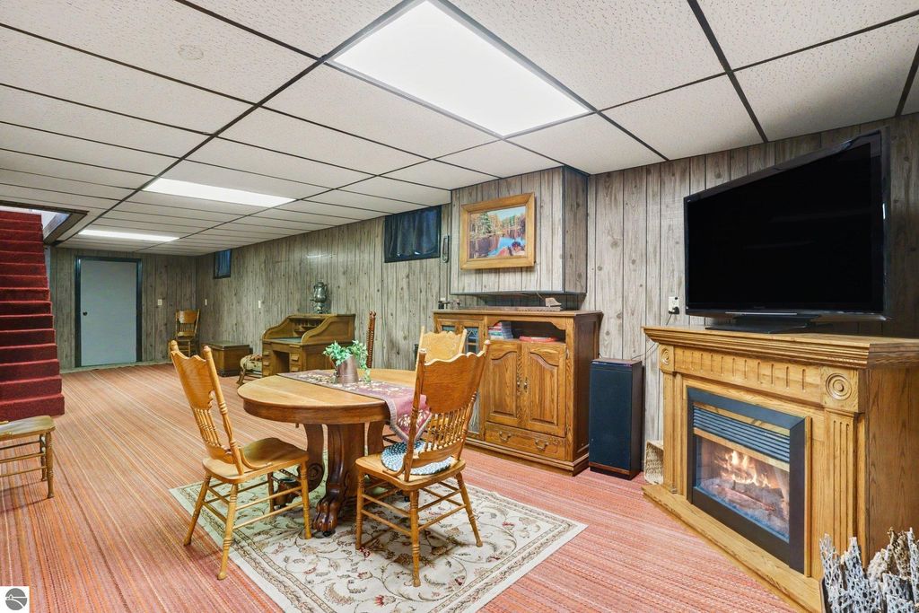 Image 35 of property listing at 4389 Pine River Road, St Louis, MI 48880
