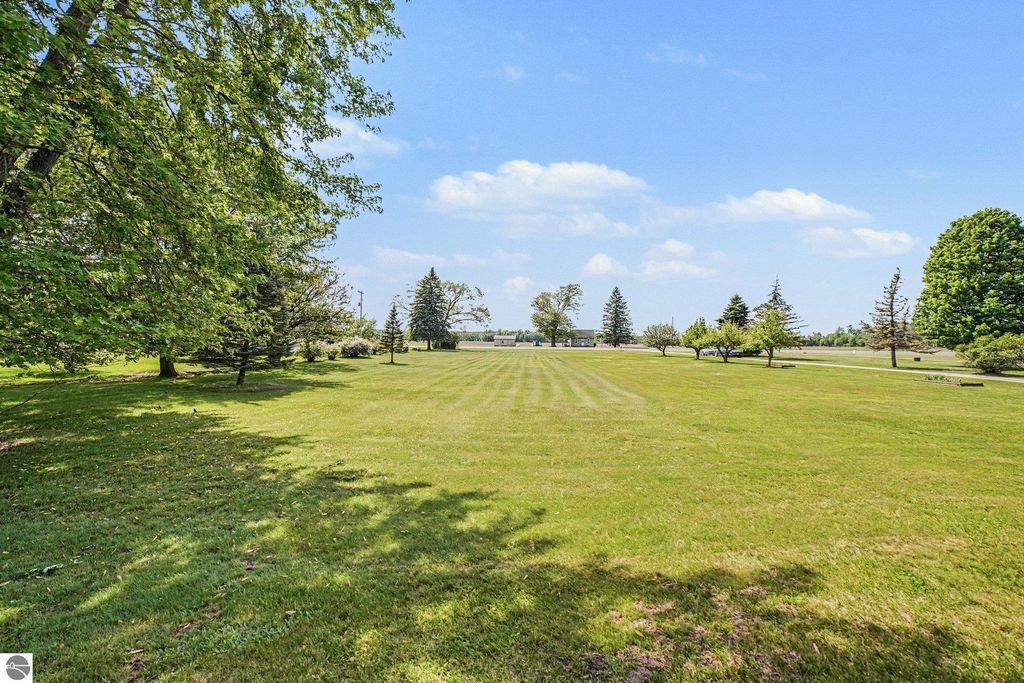 Image 57 of property listing at 4389 Pine River Road, St Louis, MI 48880