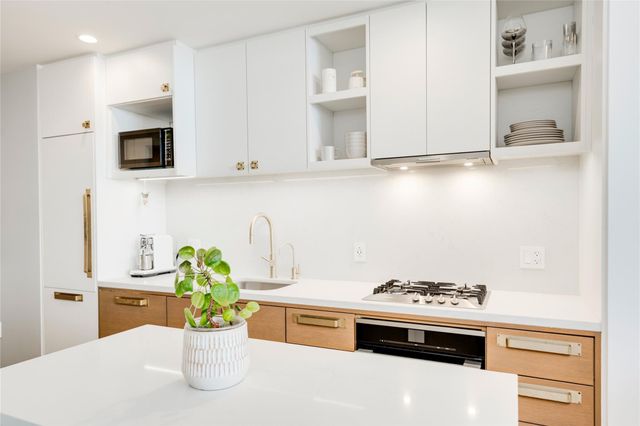 70 Rainey ST 1310, Austin, TX 78701