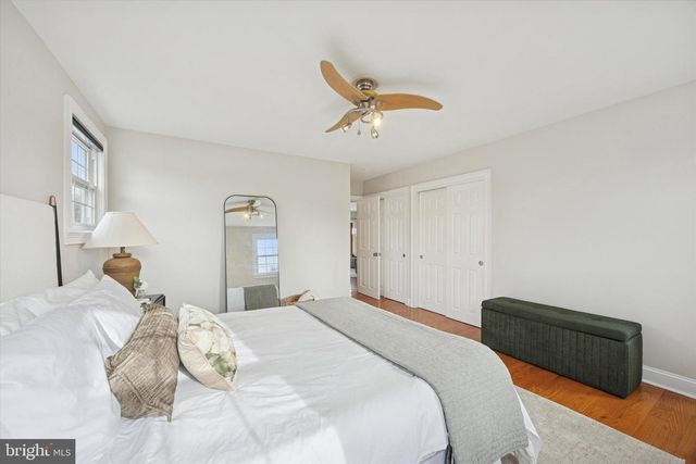 20 PEBBLE LN, Cherry Hill, NJ 08002