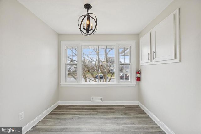 20 PEBBLE LN, Cherry Hill, NJ 08002