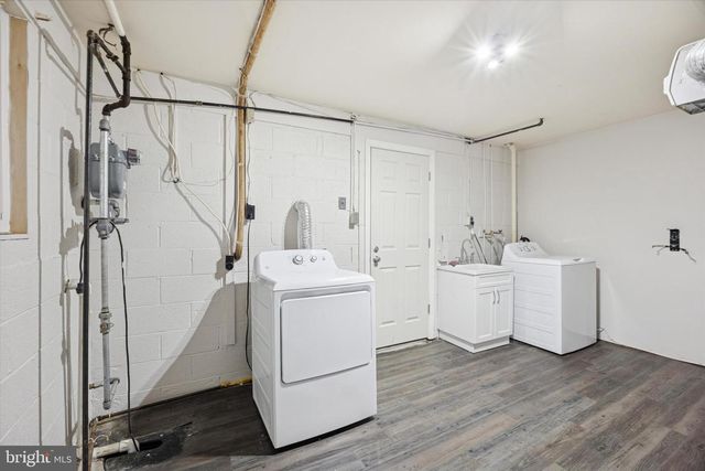 20 PEBBLE LN, Cherry Hill, NJ 08002