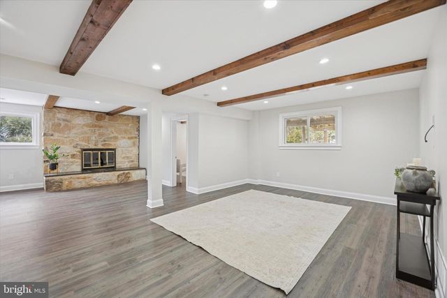 20 PEBBLE LN, Cherry Hill, NJ 08002