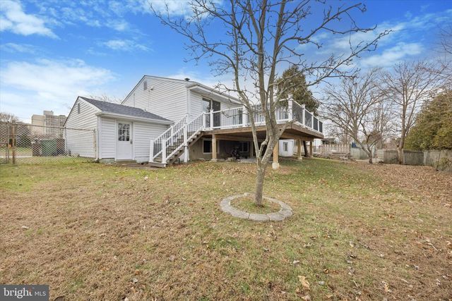 20 PEBBLE LN, Cherry Hill, NJ 08002