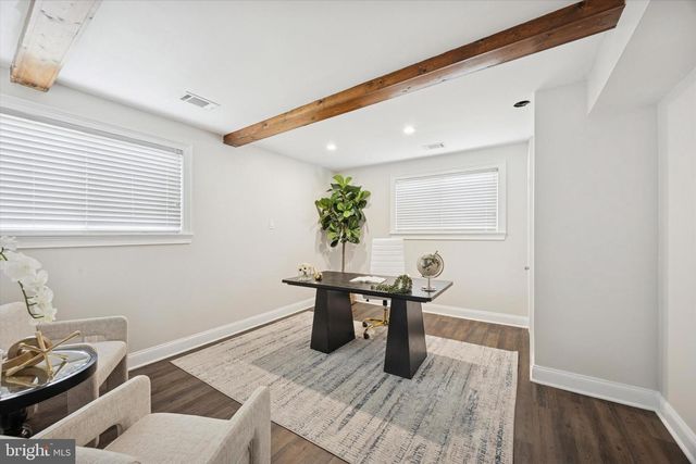 20 PEBBLE LN, Cherry Hill, NJ 08002