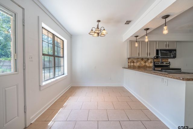 17551 Kristopher Cir, Whitehouse, TX 75791