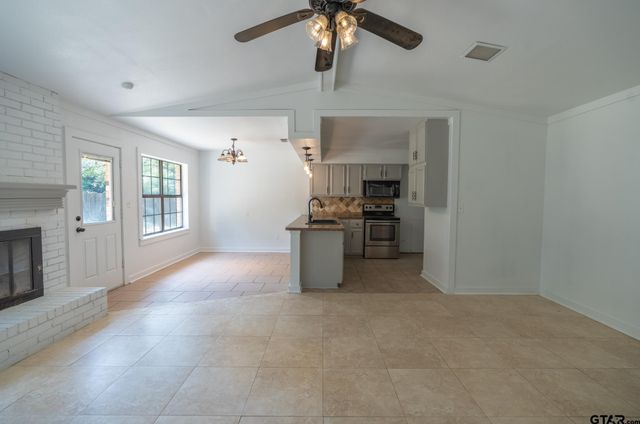 17551 Kristopher Cir, Whitehouse, TX 75791