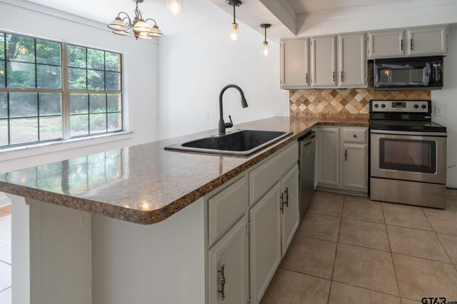 17551 Kristopher Cir, Whitehouse, TX 75791