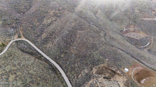 Vic High Spring Tierra S, Palmdale, CA 93551