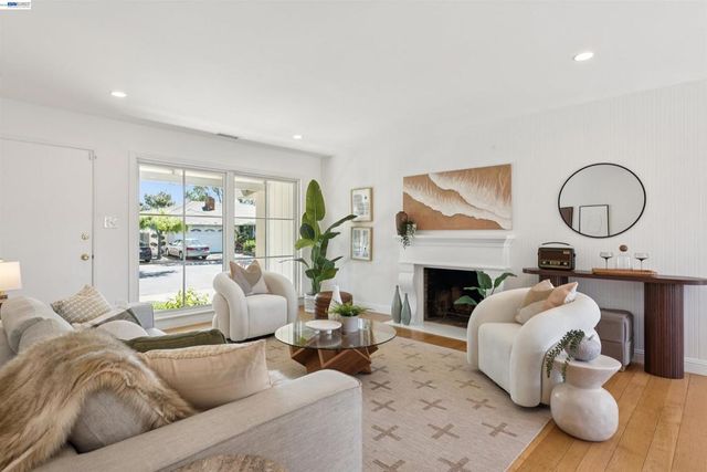 15915 Via Toledo, San Lorenzo, CA 94580