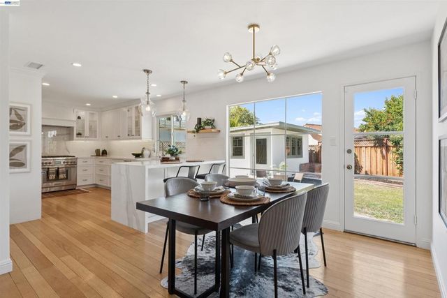 15915 Via Toledo, San Lorenzo, CA 94580