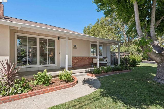 15915 Via Toledo, San Lorenzo, CA 94580