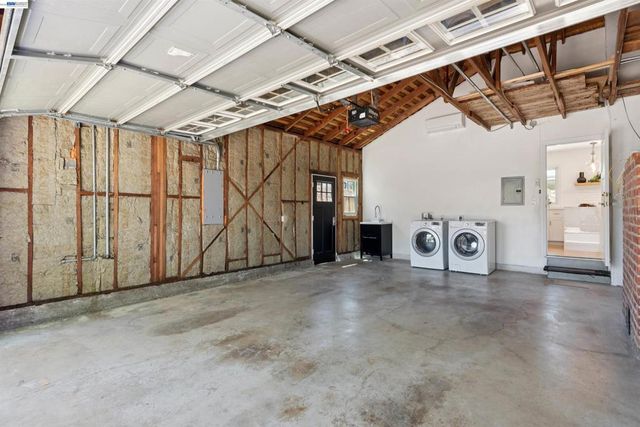 15915 Via Toledo, San Lorenzo, CA 94580