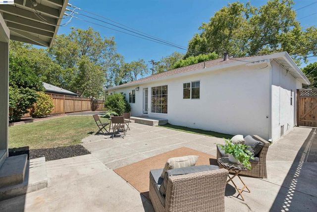 15915 Via Toledo, San Lorenzo, CA 94580