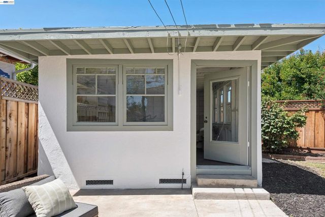 15915 Via Toledo, San Lorenzo, CA 94580
