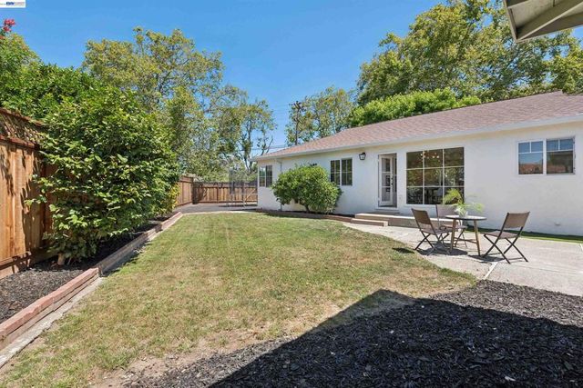 15915 Via Toledo, San Lorenzo, CA 94580