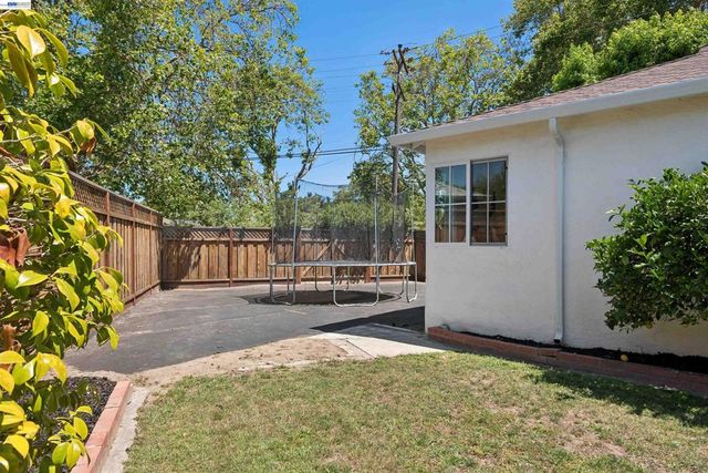 15915 Via Toledo, San Lorenzo, CA 94580