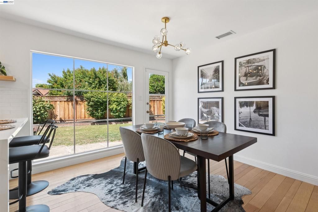 Image 19 of property listing at 15915 Via Toledo, San Lorenzo, CA 94580