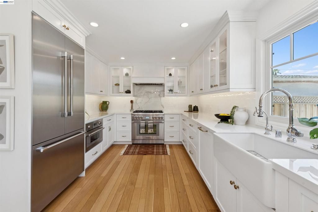 Image 24 of property listing at 15915 Via Toledo, San Lorenzo, CA 94580
