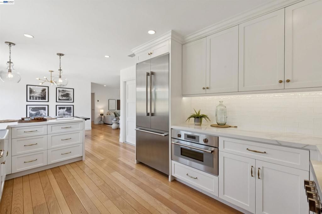 Image 30 of property listing at 15915 Via Toledo, San Lorenzo, CA 94580