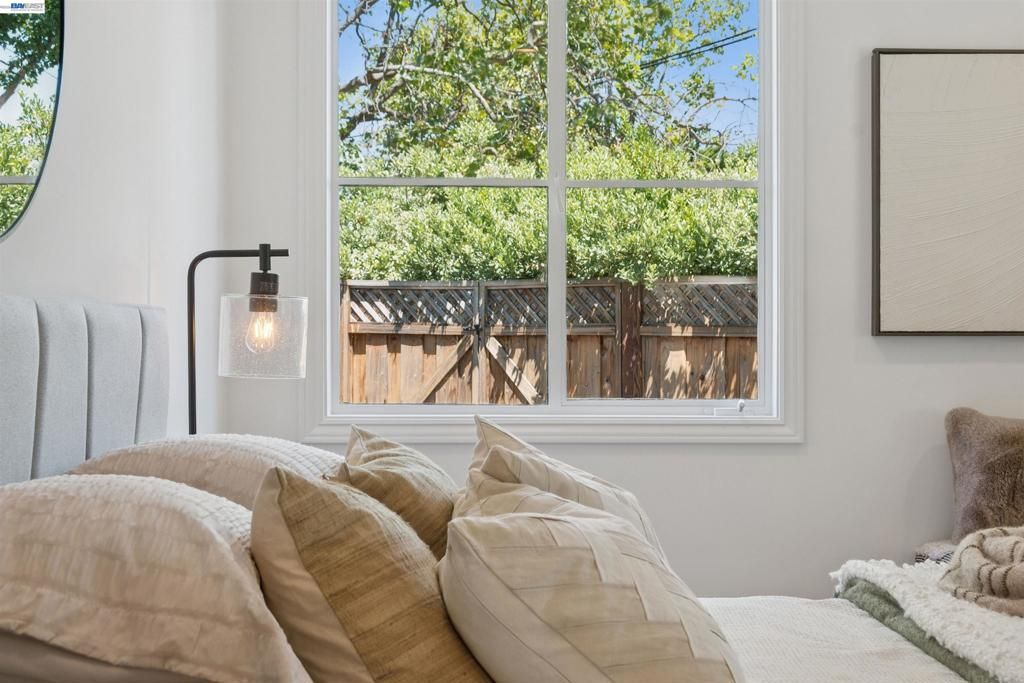 Image 34 of property listing at 15915 Via Toledo, San Lorenzo, CA 94580