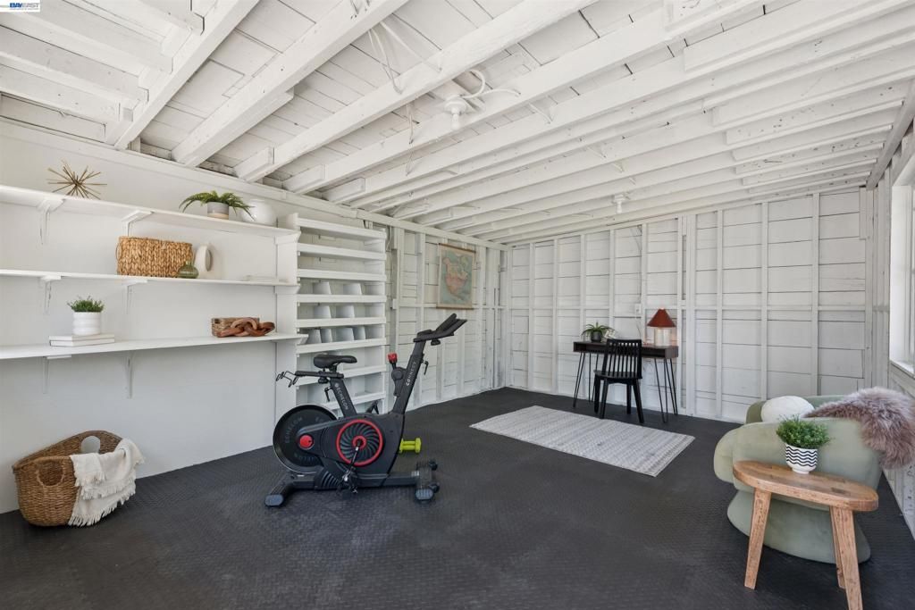 Image 47 of property listing at 15915 Via Toledo, San Lorenzo, CA 94580