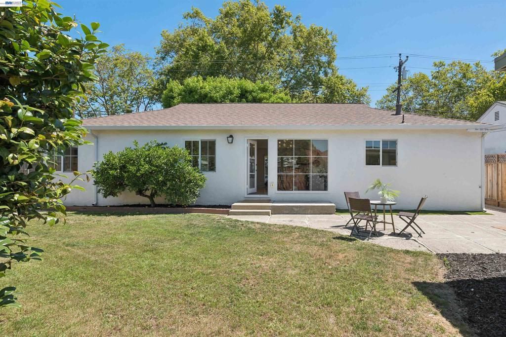 Image 51 of property listing at 15915 Via Toledo, San Lorenzo, CA 94580