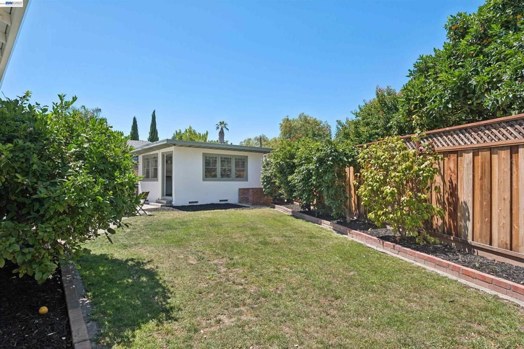 Image 53 of property listing at 15915 Via Toledo, San Lorenzo, CA 94580
