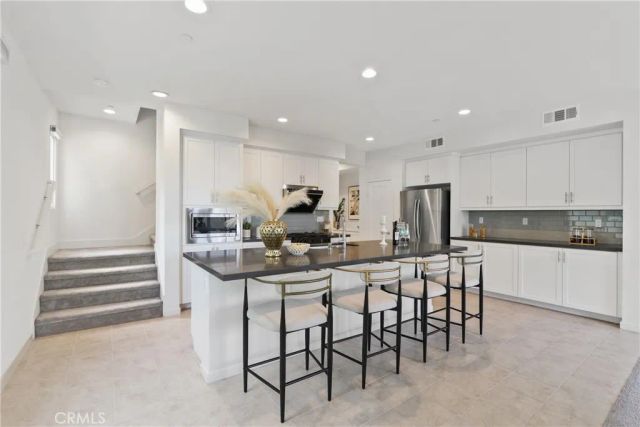 268 Novel, Irvine, CA 92618